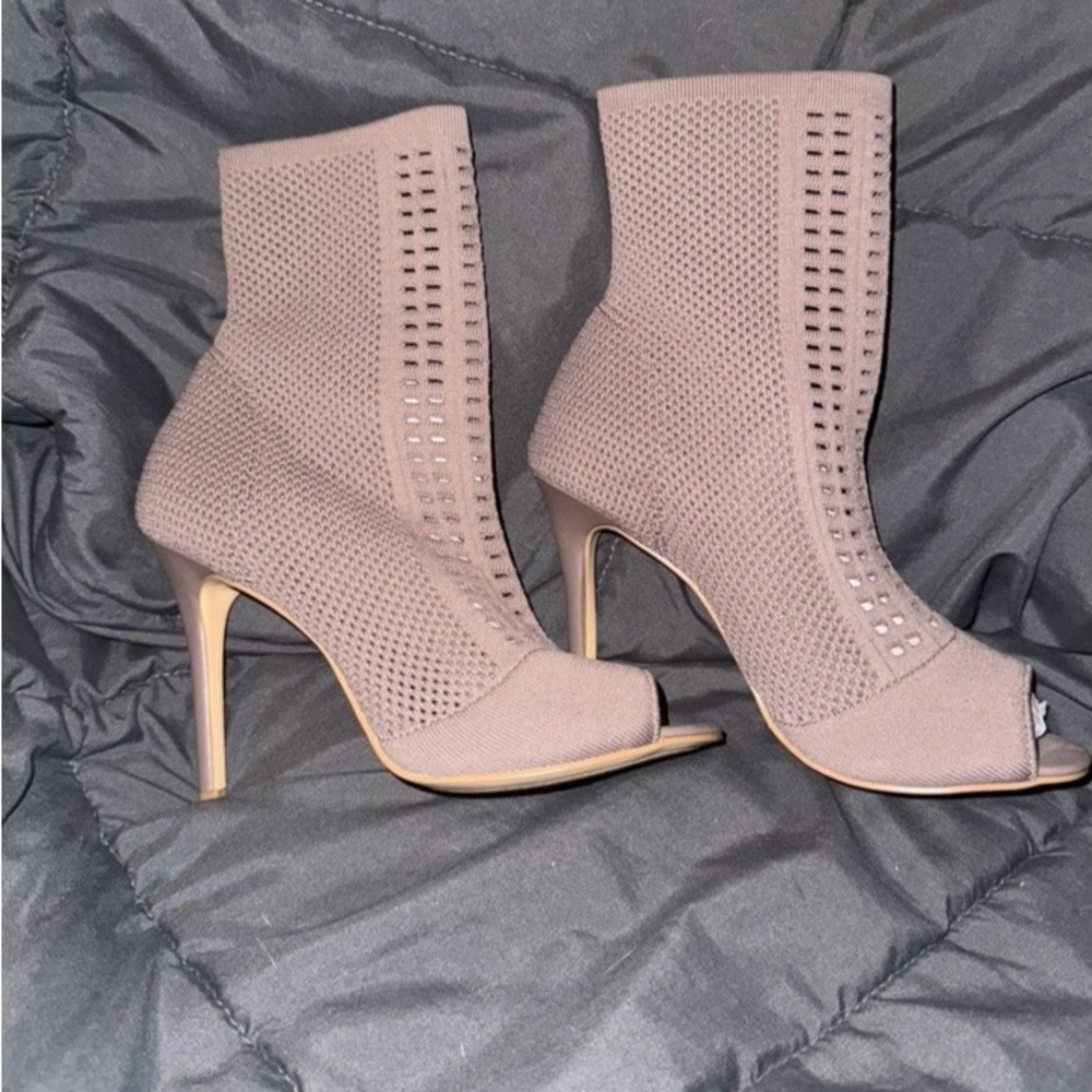 Charles David Taupe Knit Peep-Toe Heels